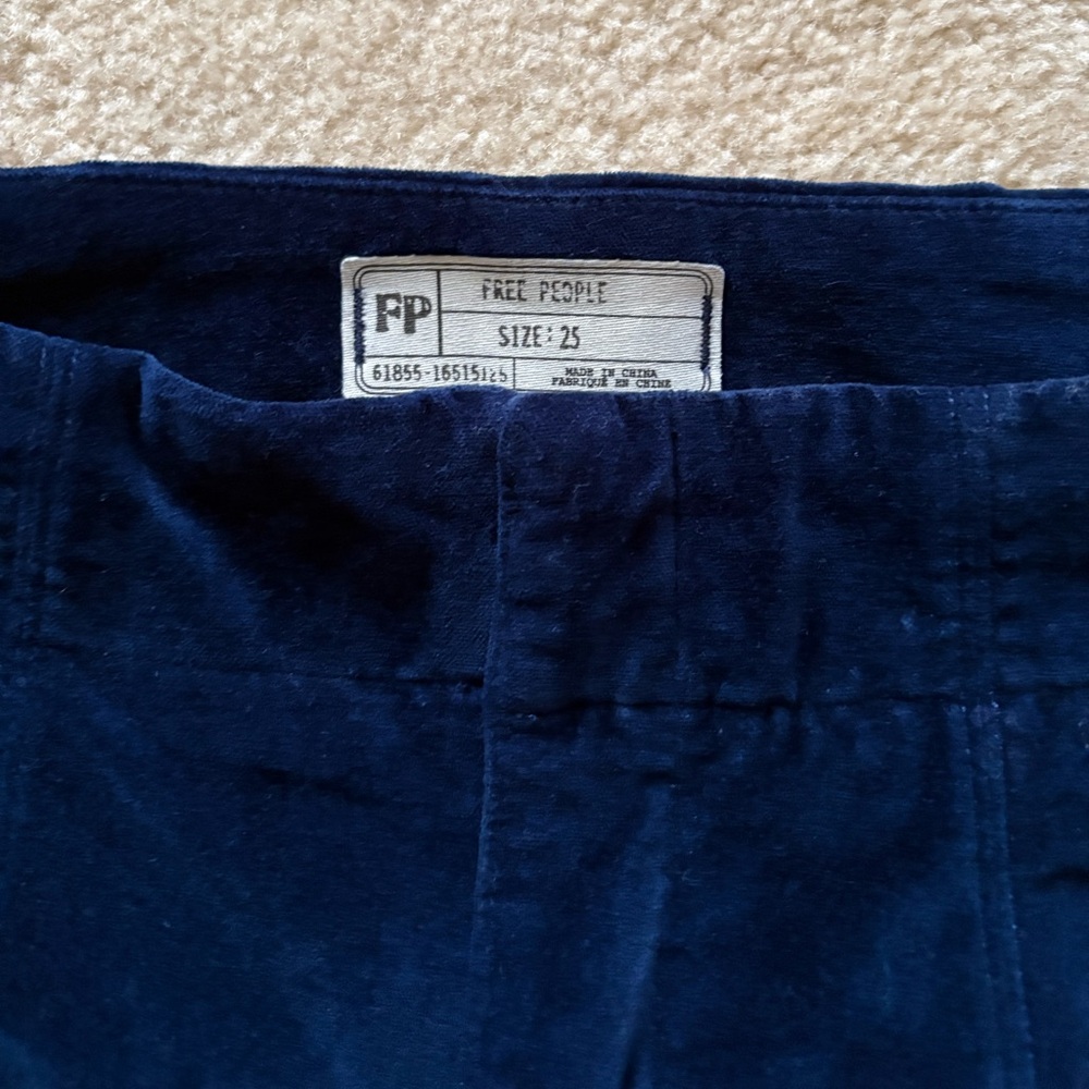 NWT Free People Women's Oxanna Stretch Velvet Flared Pants. Size 25. - Picture 4 of 5